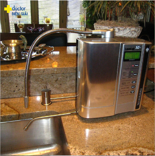 Máy điện giải ion kiềm Kangen LeveLuk SD501 Platinum